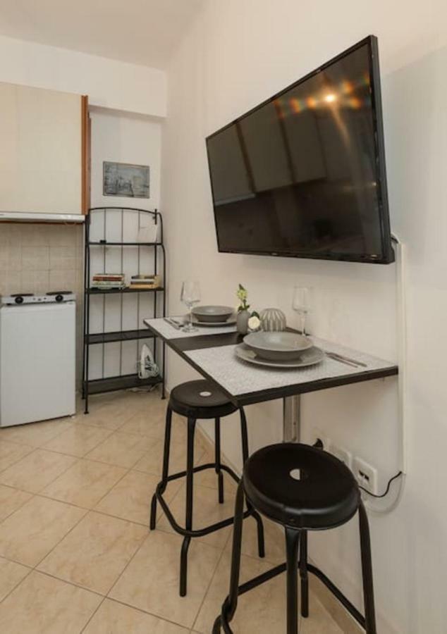 Central Studio! Fiber Wifi, Ac, Private, Self Check-In! Thessaloniki Exterior foto